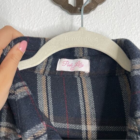 Pink Lily Shacket Black Plaid Button Front Size Large - Picture 2 of 4
